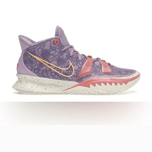 STUNNING NIKE KYRIE DAUGHTERS SHOES
